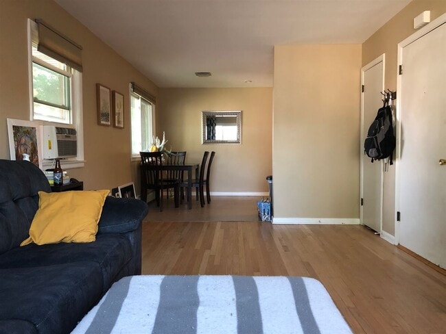 Building Photo - 110 N Blair St