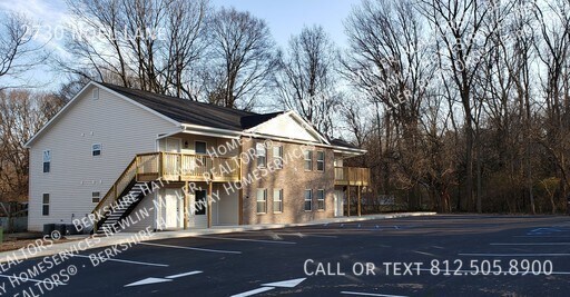 Building Photo - Woods of Noel Lane - Lower 2 BR