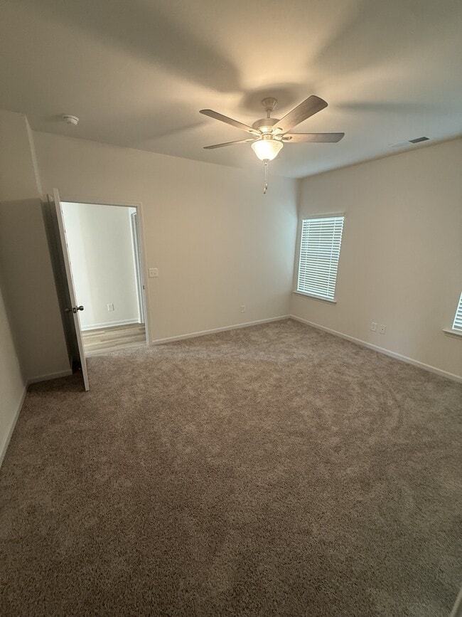 Building Photo - 184 Fair Oak Ln