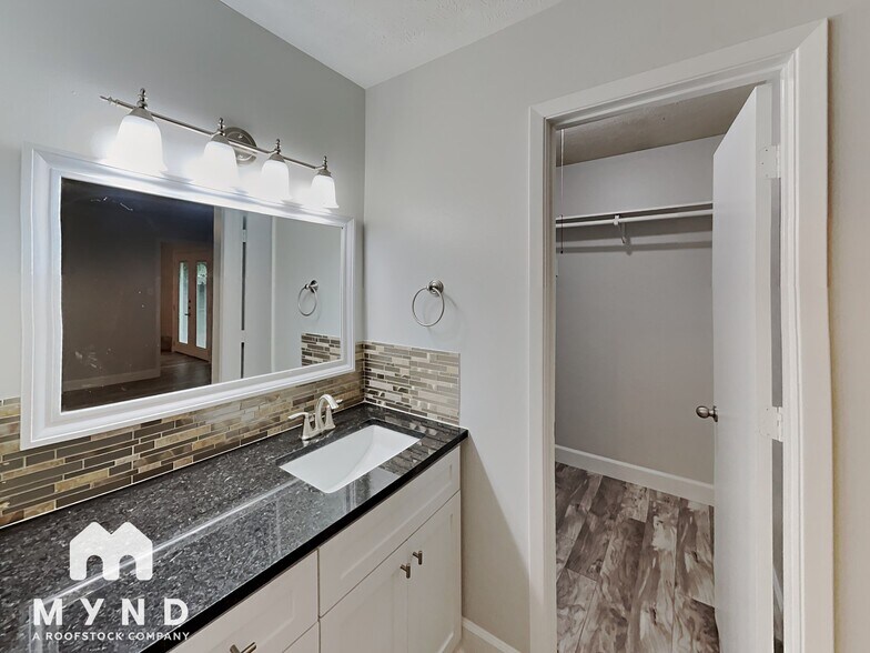 Building Photo - 61 S Circlewood Glen
