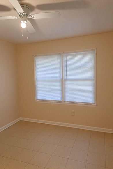 Building Photo - 5736 Deborah Dr