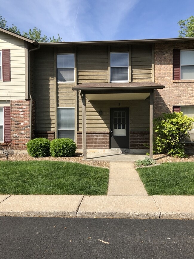 Building Photo - Park Charles South