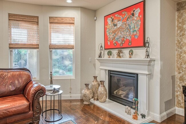 Building Photo - 10509 N Sierra Vista Ave