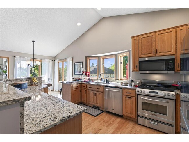 Building Photo - 14372 Heather Ridge Dr