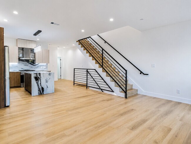 Building Photo - 4838 W 17th St