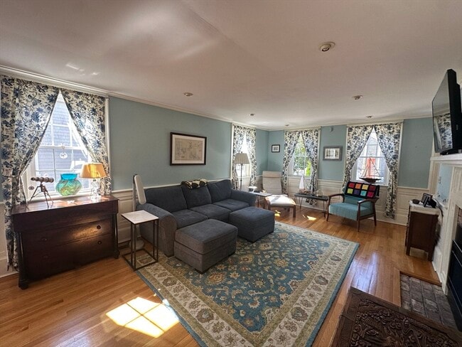 Building Photo - 12 Pearl St