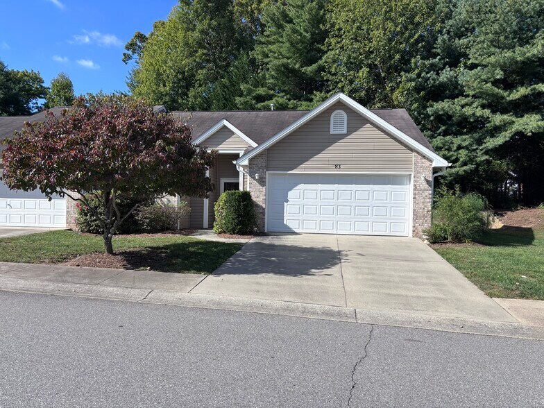 Building Photo - 83 Birkshire Way