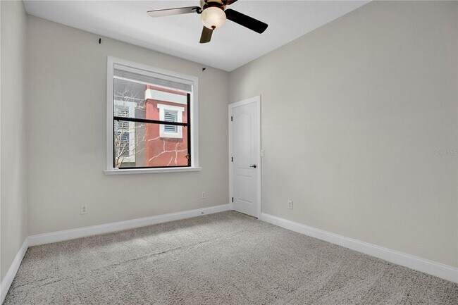 Building Photo - 2425 Kilgore St
