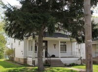 Building Photo - Large home, near downtown & the hospital