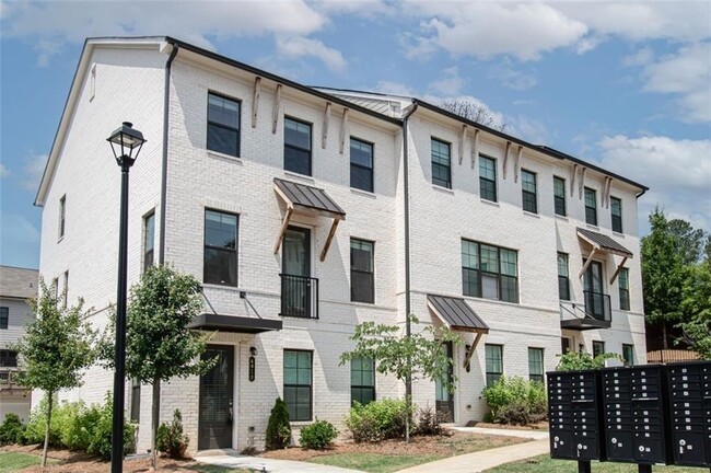 Building Photo - 4010 Maypop Ln