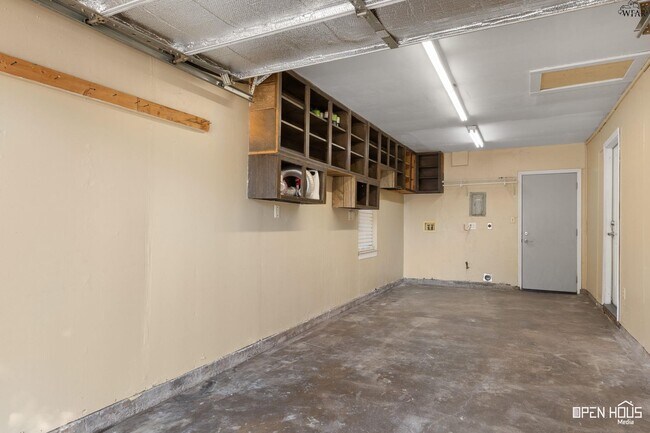 Building Photo - 1218 Glendora Dr