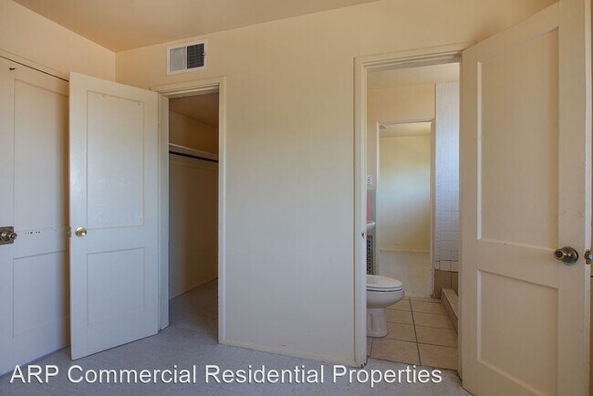 Building Photo - 3800 Taylor Ave