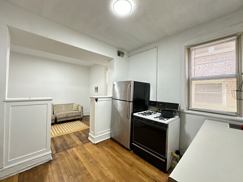 Building Photo - 2021 N Humboldt Blvd