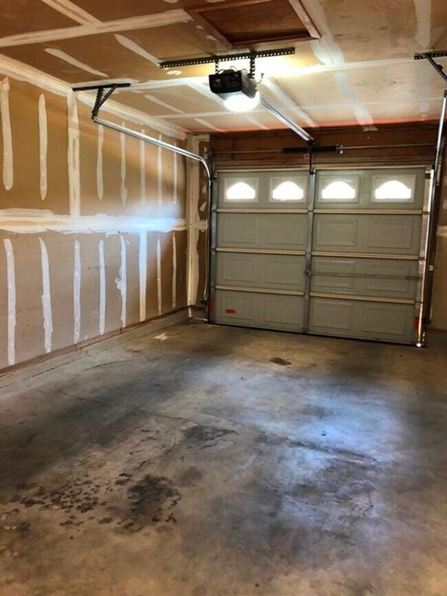 Building Photo - Charming 2/2 condo in Westcreek Landing!