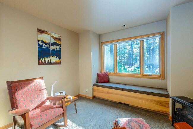 Building Photo - 17028 Cooper Dr