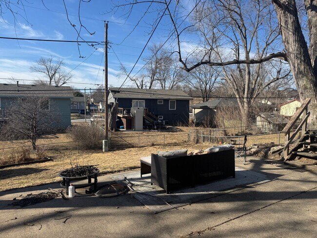 Building Photo - Spacious 4-Bed Ranch in Papillion–La Vista Schools