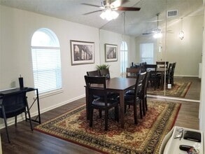Building Photo - 3727 Westheimer Pl Dr