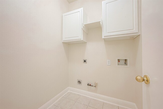 Building Photo - 9407 Dora Meadows Dr