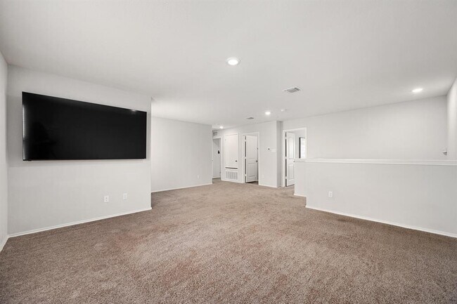 Building Photo - 129 Purple Heart Dr