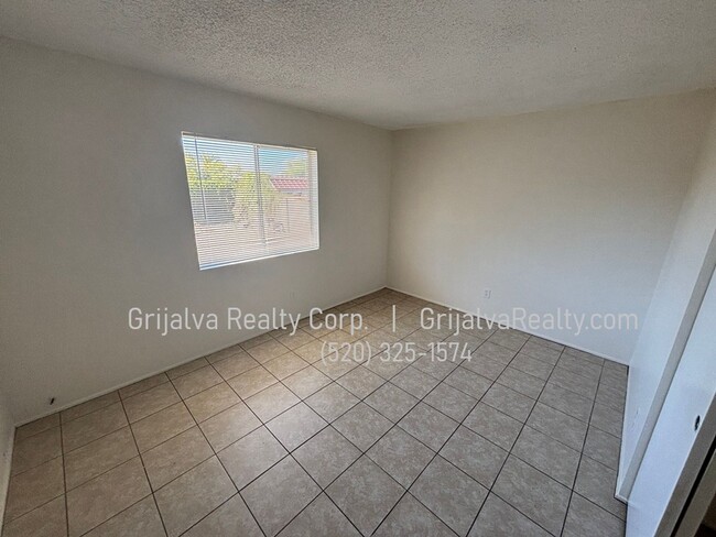 Building Photo - Large Eastside 4 Bedroom, 2 Bath House for Rent (Tanque Verde/Pantano)