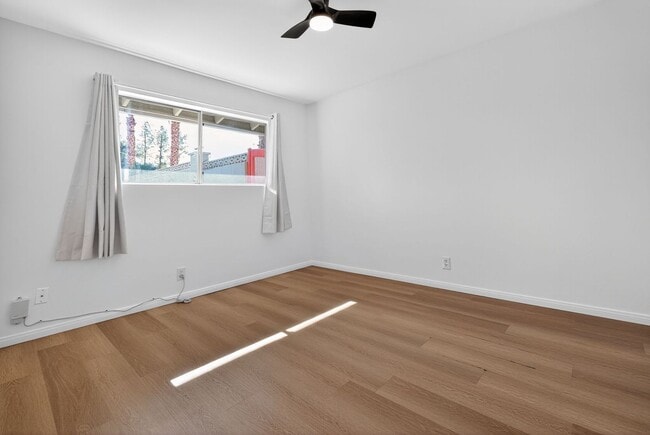 Building Photo - 44440 Acacia Dr