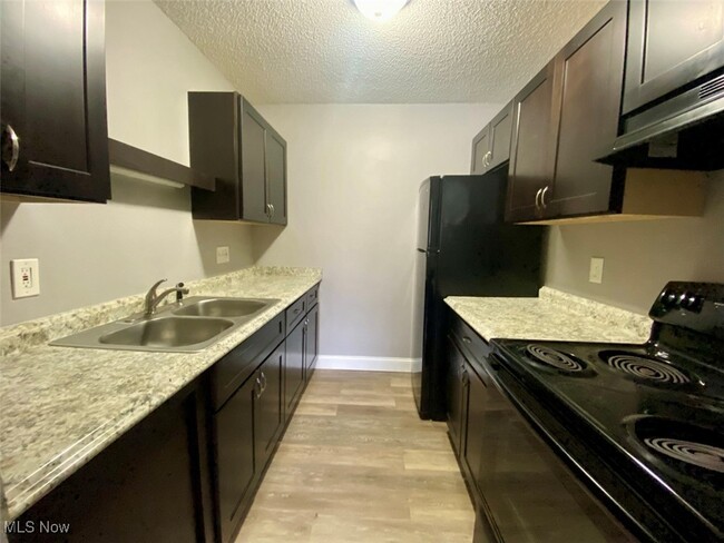 Building Photo - 2595 Terrace Ave