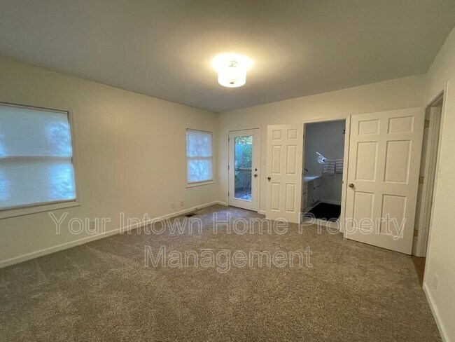 Building Photo - 1876 Mason Mill Rd