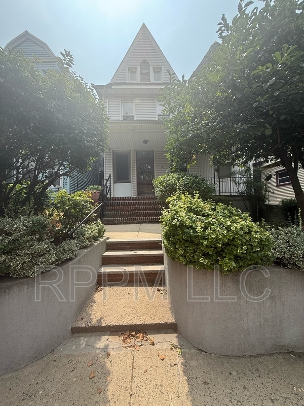 Building Photo - 157 Harrison Ave