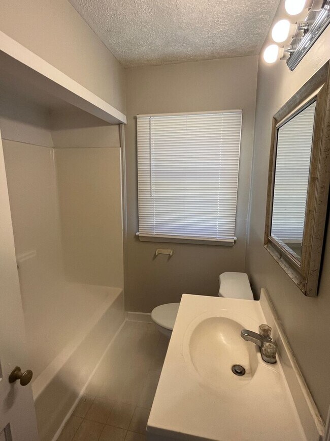 Building Photo - **ON HOLD**Near Ft. Benning/Columbus, GA 3 Bedroom / 2 Bathroom Home for Rent***