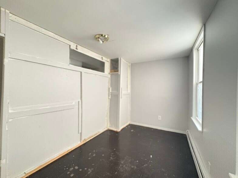 Building Photo - 905 Hunterdon St