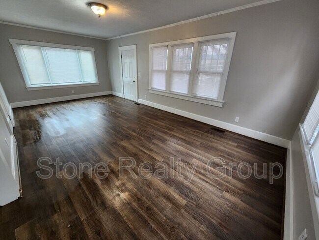 Building Photo - 821 S 10th St