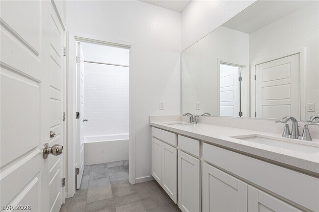 Building Photo - 9583 Noah Pointe Ave