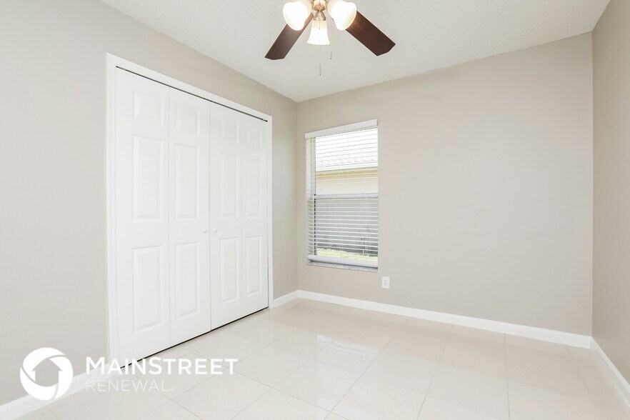 Building Photo - 616 E Bay Cove