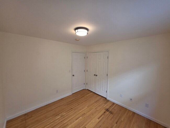 Building Photo - 203 Halladay St