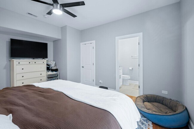 Building Photo - 612 W Stratford Pl