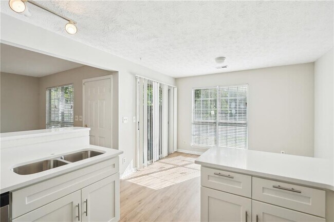 Building Photo - 1066 Rock Creek Ln