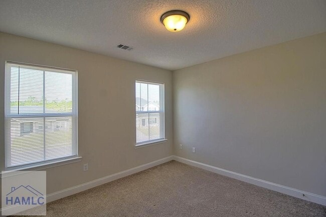 Building Photo - 180 Mcclelland Lp NE