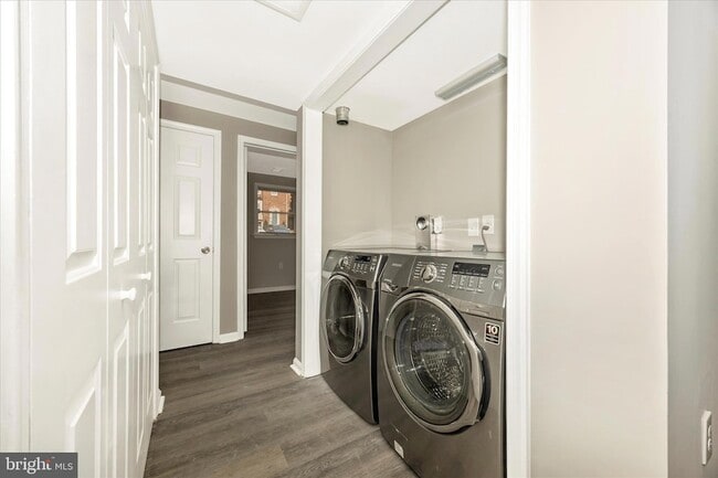 Building Photo - 114 Colony Ct