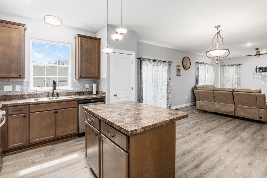 Building Photo - 7364 Whimbrel Ln