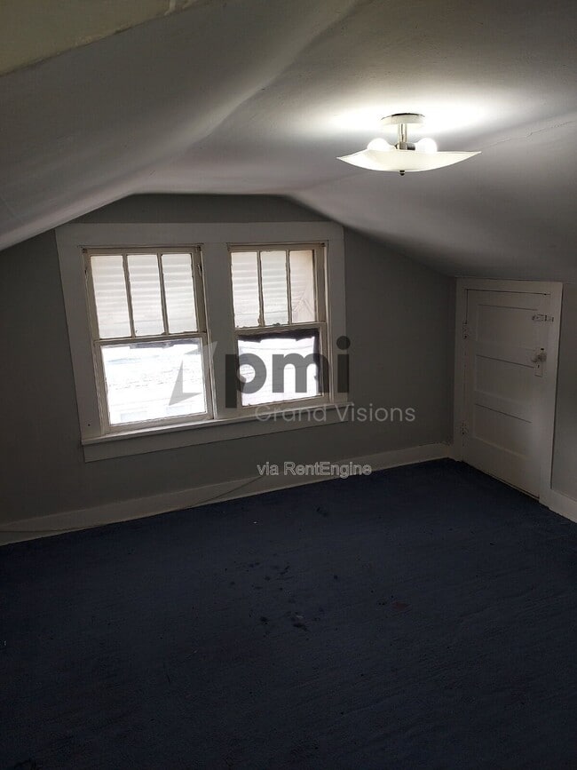 Building Photo - 1920 E Wood St