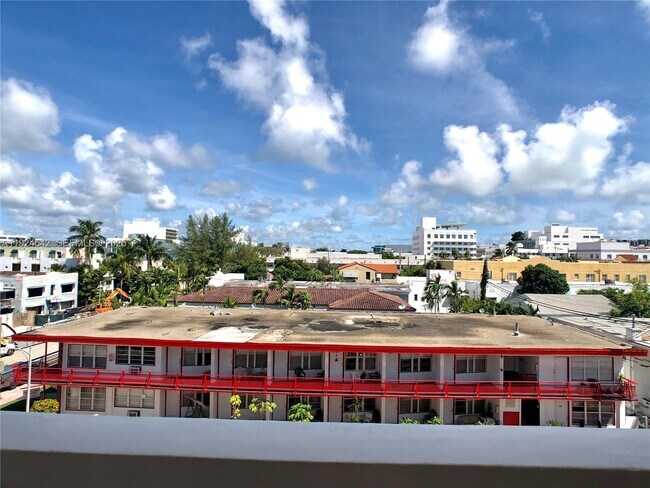 Building Photo - 1575 Euclid Ave