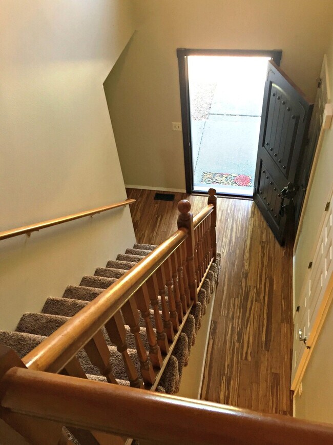 Building Photo - Desirable Prune Hill 4-Bedroom!