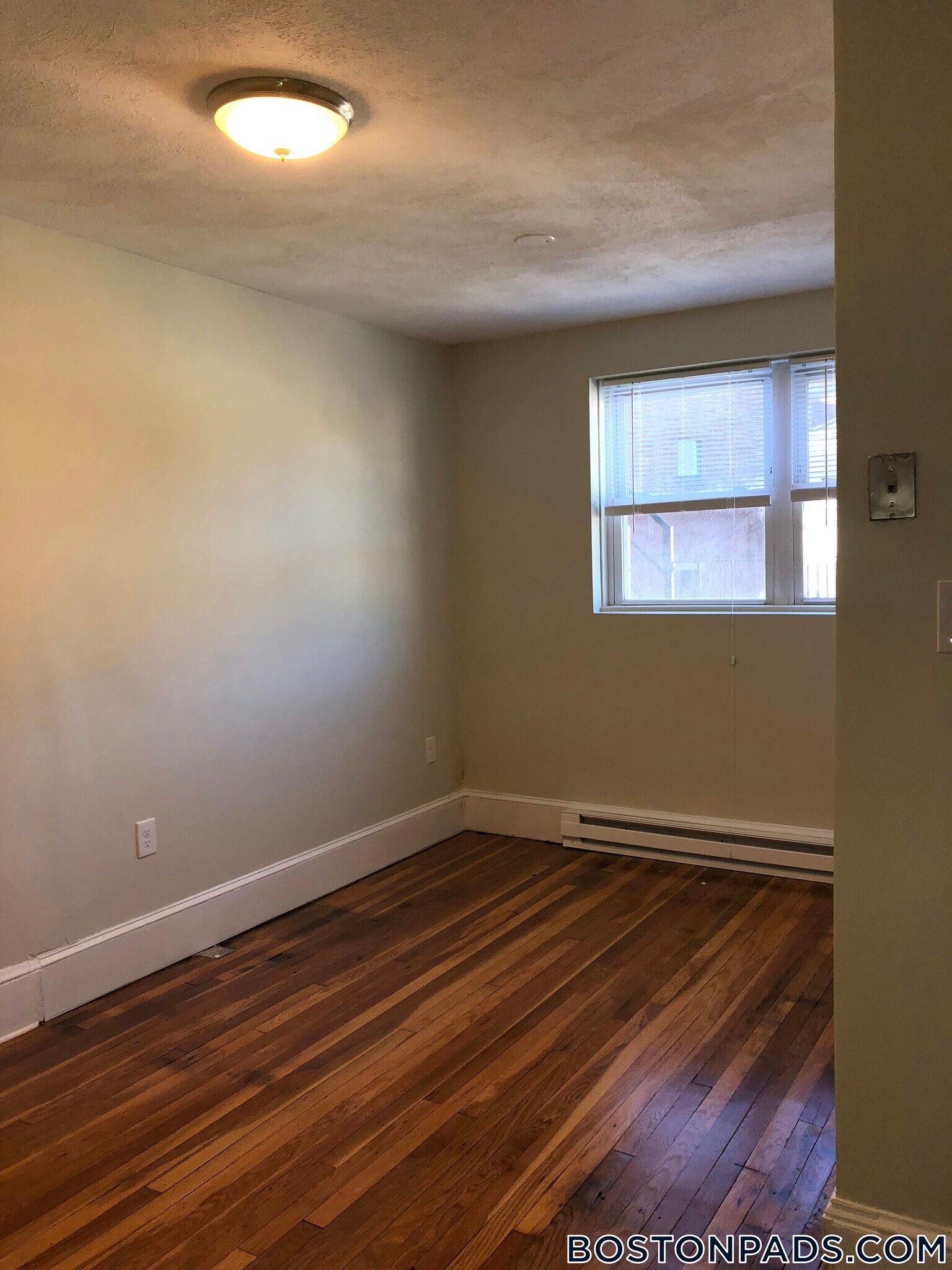 Building Photo - 402 Highland Ave