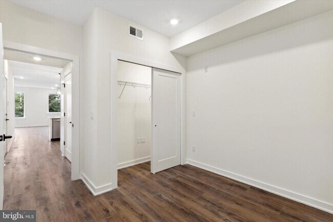 Building Photo - 1826 Frankford Ave