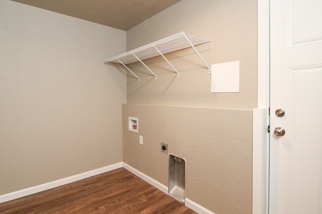 Building Photo - Modern Two Story Duplex for rent in Spokan...
