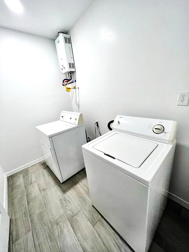 Laundry Room - 4021 Fillmore Ave