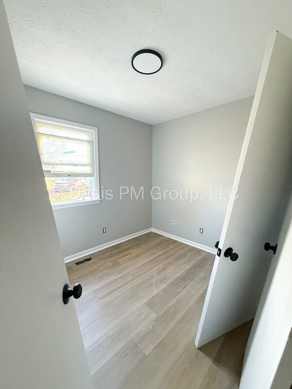 Building Photo - 9577 Ohio 104