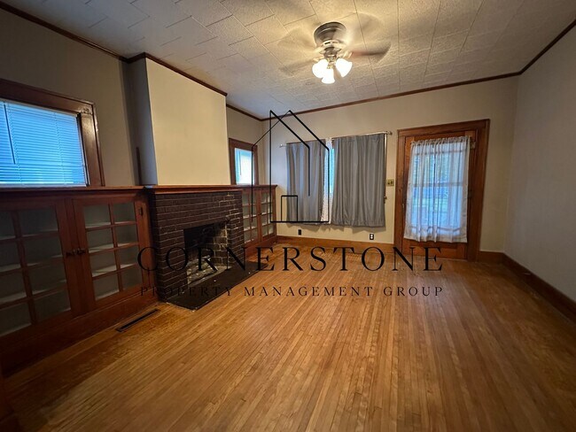 Building Photo - 122 E Pleasant St