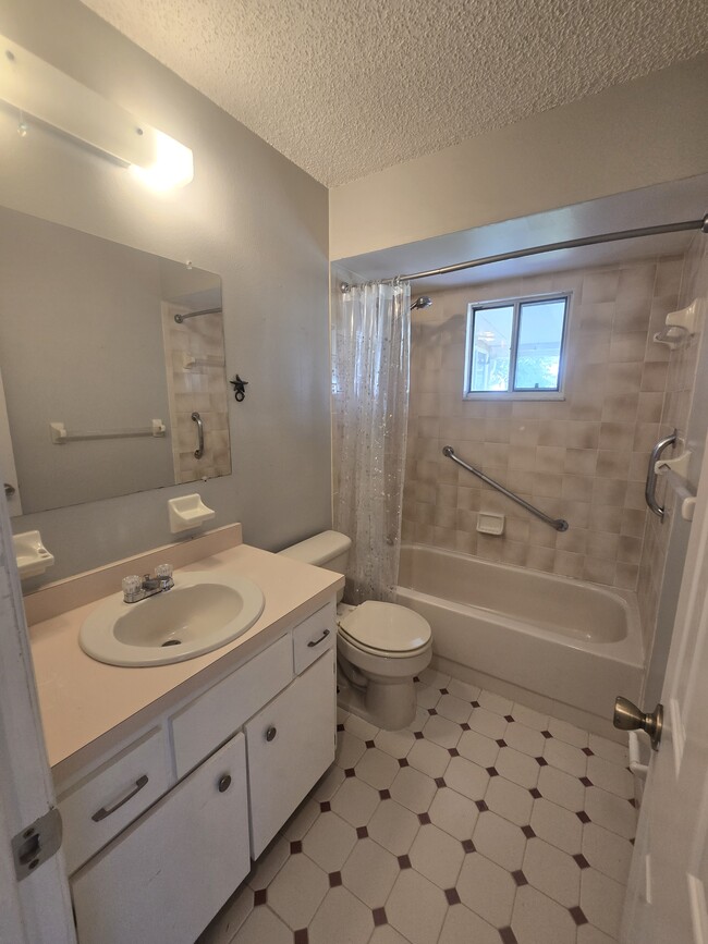 Building Photo - 8425 SW 107th Pl