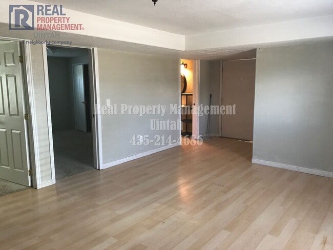 Building Photo - 1620 S Vernal Ave